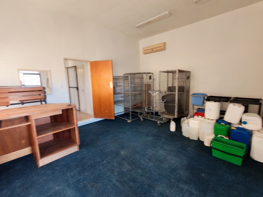 To Let Commercial Property for Rent in Somerset West Western Cape